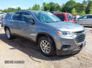 ✅ 2018 Chevrolet Traverse LS • VIN: 1GNERFKW9JJ175091 • Лот: 42826554. Опубликован ранее на IAAI с пробегом 144 044 миль. Бесплатный доступ к архиву аукционных продаж из США и подробный отчёт об истории автомобиля на DreamBid. Изображение 1.