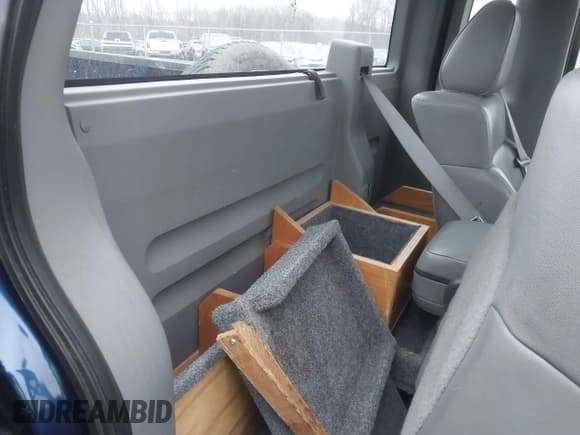 ✅ 2008 Ford F-150 XL • VIN: 1FTRF12248KC03421 • Lot: 43769515. Wystawiony na IAAI z przebiegiem 153 978 mil. Bezpłatny archiwum sprzedaży aukcyjnych z USA i szczegółowy raport historii pojazdu na DreamBid. Zdjęcie 8.