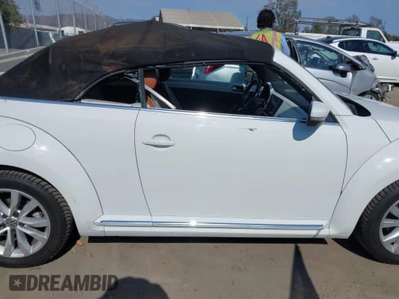 ✅ 2017 Volkswagen Beetle S • VIN: 3VW517AT5HM822139 • Лот: 42778864. Опубликован ранее на IAAI с пробегом 62 923 миль. Бесплатный доступ к архиву аукционных продаж из США и подробный отчёт об истории автомобиля на DreamBid. Изображение 13.