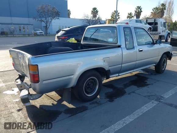✅ 1989 Toyota Pickup • VIN: JT4VN93D7K0001756 • Лот: 41468936. Опубликован ранее на IAAI с пробегом 187 284 миль. Бесплатный доступ к архиву аукционных продаж из США и подробный отчёт об истории автомобиля на DreamBid. Изображение 4.