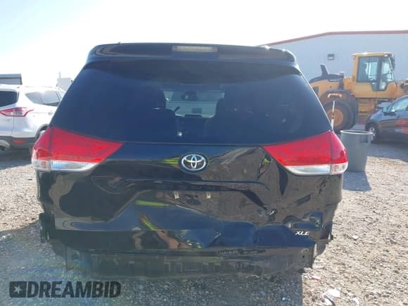✅ 2013 Toyota Sienna XLE AAS • VIN: 5TDYK3DC4DS390171 • Лот: 42766749. Опубликован ранее на IAAI с пробегом 111 645 миль. Бесплатный доступ к архиву аукционных продаж из США и подробный отчёт об истории автомобиля на DreamBid. Изображение 16.