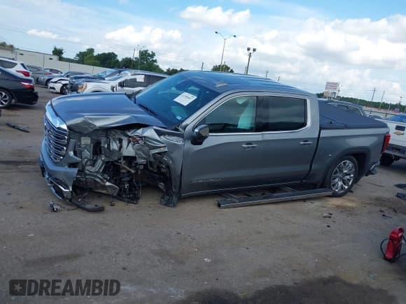 ✅ 2024 GMC Sierra 1500 Denali • VIN: 3GTUUGED3RG335563 • Лот: 43300407. Опубликован ранее на IAAI с пробегом 17 553 миль. Бесплатный доступ к архиву аукционных продаж из США и подробный отчёт об истории автомобиля на DreamBid. Изображение 14.