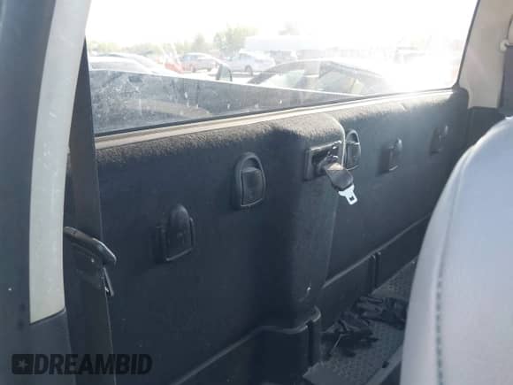 2016 Ram 1500 Tradesman z VIN 3C6JR6DG5GG239657, wystawiony jako IAAI lot #42068193 z przebiegiem 161 465 mil mil oraz . Historia ofert i sprzedaży dostępna na DreamBid. Obrazek 8.