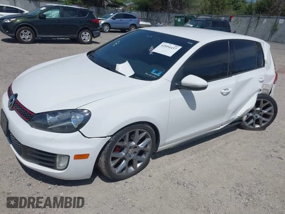 ✅ 2013 Volkswagen Golf GTI Driver's Edition • VIN: WVWHV7AJ2DW135293 • Лот: 42054437. Опубликован ранее на IAAI с пробегом 134 795 миль. Бесплатный доступ к архиву аукционных продаж из США и подробный отчёт об истории автомобиля на DreamBid. Изображение 2.