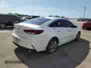 ✅ 2019 Hyundai Sonata SEL • VIN: 5NPE34AFXKH790307 • Lot: 80966825. Wystawiony na Copart z przebiegiem 100 186 mil mil. Skorzystaj z bezpłatnego archiwum sprzedaży aukcyjnych z USA i zobacz szczegółowy raport historii pojazdu na DreamBid. Zdjęcie 3.