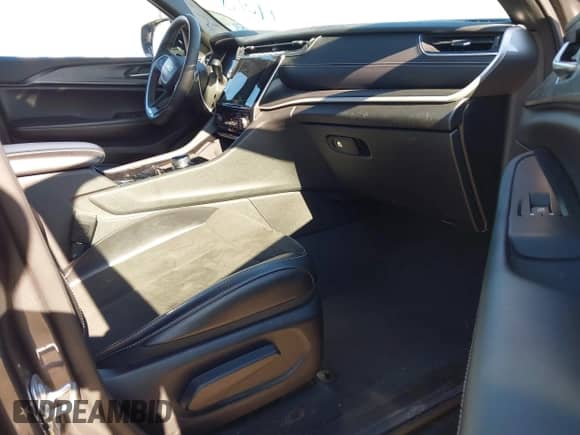 2023 Jeep Grand Cherokee Altitude z VIN 1C4RJHAG7PC545975, wystawiony jako IAAI lot #42183342 z przebiegiem 21 836 mil mil oraz . Historia ofert i sprzedaży dostępna na DreamBid. Obrazek 5.