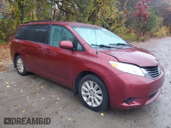 ✅ 2013 Toyota Sienna LE • VIN: 5TDJK3DC9DS066957 • Lot: 90451085. Listed on Copart with 244,652 mi. Free auction sales archive from the USA and detailed vehicle history report at DreamBid. Image 4.