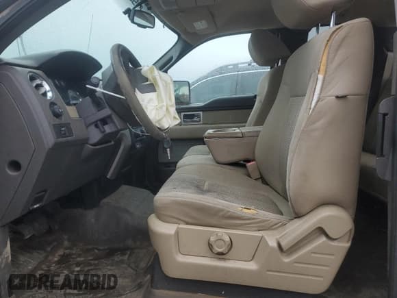 ✅ 2010 Ford F-150 XL • VIN: 1FTFX1EV2AKB44610 • Lot: 93035525. Listed on Copart with 324,058 mi. Free auction sales archive from the USA and detailed vehicle history report at DreamBid. Image 7.