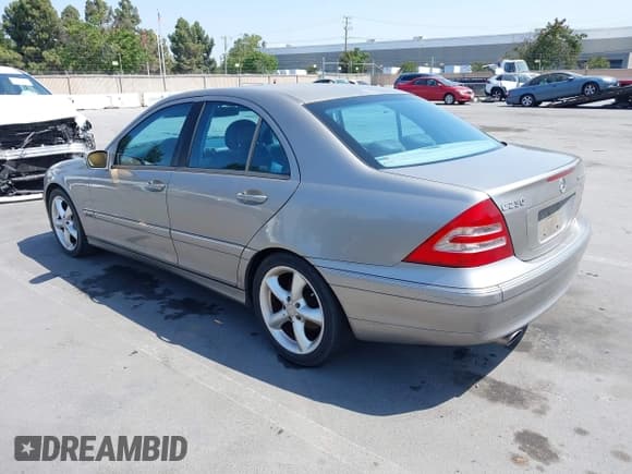 ✅ 2004 Mercedes-Benz C 230 Kompressor • VIN: WDBRF40J64F508593 • Lot: 42454790. Listed on IAAI with Not provided. Free auction sales archive from the USA and detailed vehicle history report at DreamBid. Image 3.