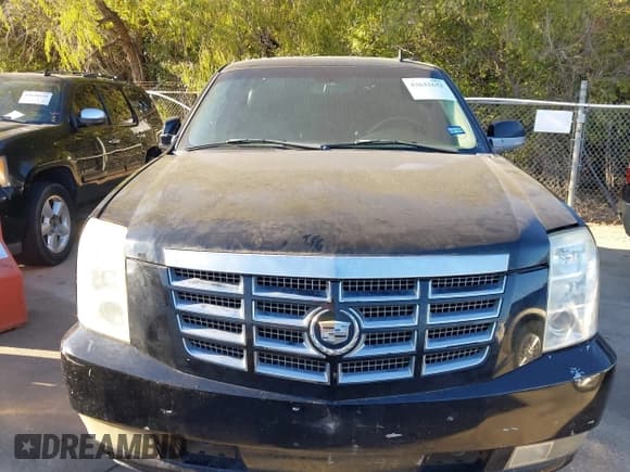 ✅ 2007 Cadillac Escalade • VIN: 1GYFK63867R211468 • Lot: 43631632. Wystawiony na IAAI z przebiegiem 114 937 mil. Bezpłatny archiwum sprzedaży aukcyjnych z USA i szczegółowy raport historii pojazdu na DreamBid. Zdjęcie 6.