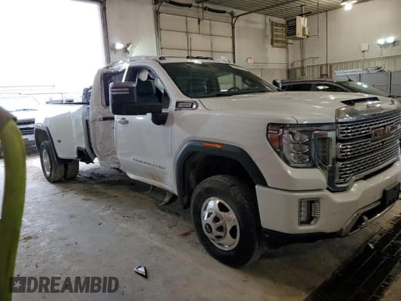 ✅ 2020 GMC Sierra 3500HD Denali • VIN: 1GT49WEY5LF265507 • Lot: 53607974. Wystawiony na Copart z przebiegiem 62 955 mil. Bezpłatny archiwum sprzedaży aukcyjnych z USA i szczegółowy raport historii pojazdu na DreamBid. Zdjęcie 4.