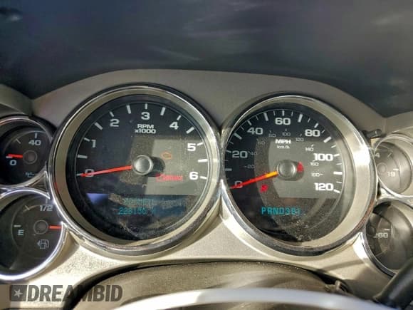 ✅ 2008 GMC Sierra 1500 SLE1 • VIN: 2GTEC190081226688 • Lot: 94473845. Listed on Copart with 228,150 mi. Free auction sales archive from the USA and detailed vehicle history report at DreamBid. Image 9.