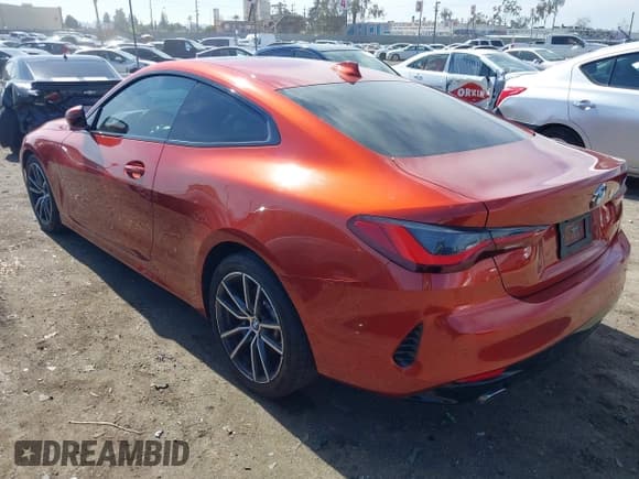 ✅ 2022 BMW 4 Series 430i • VIN: WBA53AP04NCK23797 • Lot: 41583184. Wystawiony na IAAI z przebiegiem 42 069 mil. Bezpłatny archiwum sprzedaży aukcyjnych z USA i szczegółowy raport historii pojazdu na DreamBid. Zdjęcie 3.