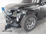 ✅ 2024 GMC Hummer EV 3X • VIN: 1GKB0RDC2RU103495 • Lot: 42884343. Wystawiony na IAAI z przebiegiem 8 255 mil. Bezpłatny archiwum sprzedaży aukcyjnych z USA i szczegółowy raport historii pojazdu na DreamBid. Zdjęcie 6.