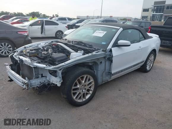 2014 Ford Mustang V6 с VIN 1ZVBP8EM6E5320297, выставлен на аукционе IAAI как лот 43146690 с пробегом 160 174 миль миль и . История ставок и продаж доступна на DreamBid. Изображение 2.