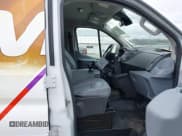 ✅ 2017 Ford Transit • VIN: 1FTYE1ZM3HKB35196 • Lot: 42061557. Wystawiony na IAAI z przebiegiem 88 581 mil. Bezpłatny archiwum sprzedaży aukcyjnych z USA i szczegółowy raport historii pojazdu na DreamBid. Zdjęcie 5.