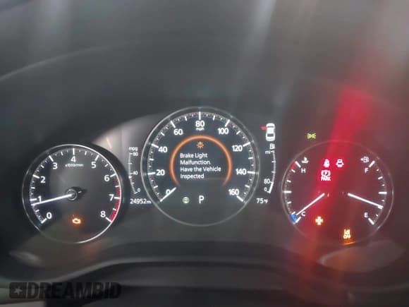 ✅ 2025 Mazda 3 S • VIN: JM1BPAAM4S1767486 • Лот: 43721844. Опубликован ранее на IAAI с пробегом 24 952 миль. Бесплатный доступ к архиву аукционных продаж из США и подробный отчёт об истории автомобиля на DreamBid. Изображение 7.