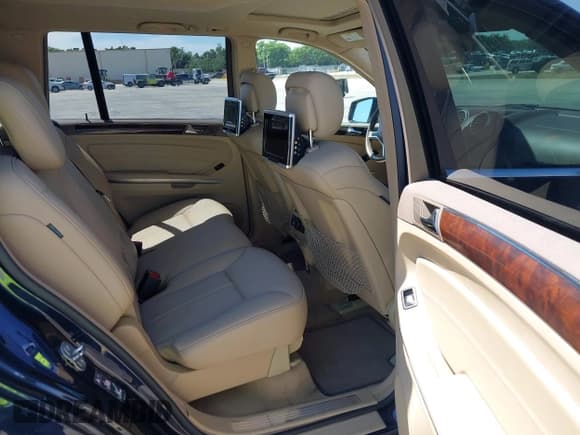 ✅ 2012 Mercedes-Benz GL 350 • VIN: 4JGBF2FEXCA776247 • Lot: 41837519. Listed on IAAI with 119,421 mi. Free auction sales archive from the USA and detailed vehicle history report at DreamBid. Image 8.