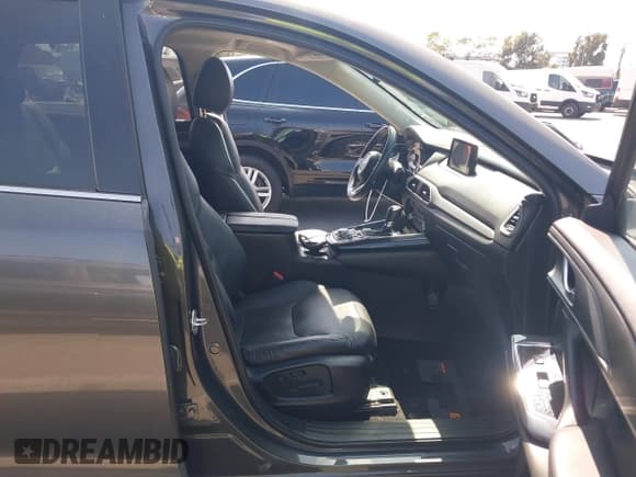 ✅ 2019 Mazda CX-9 Touring • VIN: JM3TCACY6K0306691 • Lot: 43348483. Wystawiony na IAAI z przebiegiem 97 783 mil. Bezpłatny archiwum sprzedaży aukcyjnych z USA i szczegółowy raport historii pojazdu na DreamBid. Zdjęcie 5.