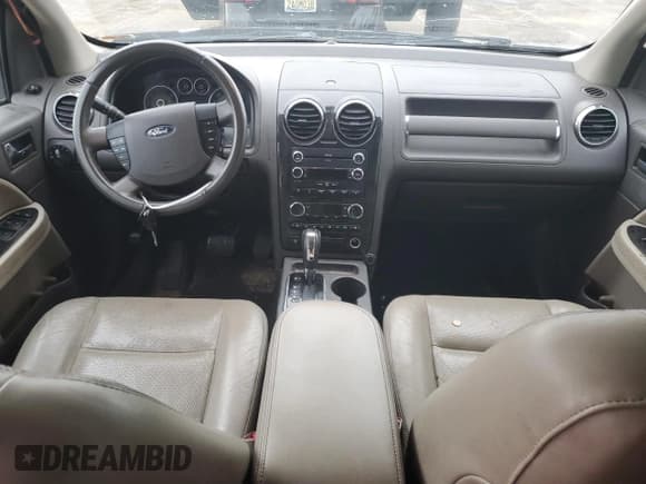 ✅ 2008 Ford Taurus X SEL • VIN: 1FMDK02WX8GA23393 • Lot: 47027734. Wystawiony na Copart z przebiegiem 185 485 mil. Bezpłatny archiwum sprzedaży aukcyjnych z USA i szczegółowy raport historii pojazdu na DreamBid. Zdjęcie 8.