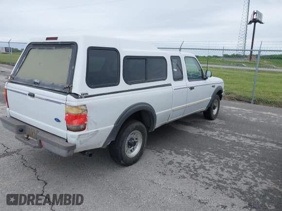 ✅ 1994 Ford Ranger Splash • VIN: 1FTCR14X6RPC13703 • Лот: 42363670. Опубликован ранее на IAAI с пробегом 184 524 миль. Бесплатный доступ к архиву аукционных продаж из США и подробный отчёт об истории автомобиля на DreamBid. Изображение 4.