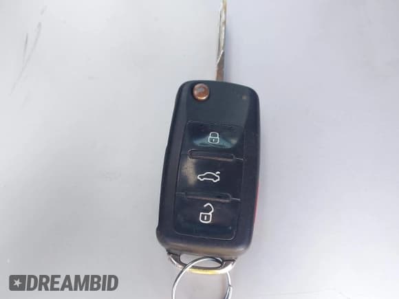 ✅ 2013 Volkswagen Jetta SE • VIN: 3VWDX7AJ2DM393349 • Лот: 42559444. Опубликован ранее на IAAI с пробегом 94 131 миль. Бесплатный доступ к архиву аукционных продаж из США и подробный отчёт об истории автомобиля на DreamBid. Изображение 11.