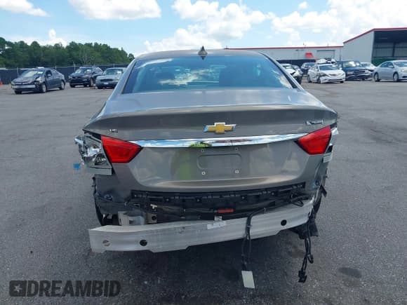 ✅ 2017 Chevrolet Impala Premier • VIN: 1G1145S32HU167177 • Lot: 42729786. Listed on IAAI with 176,142 mi. Free auction sales archive from the USA and detailed vehicle history report at DreamBid. Image 17.