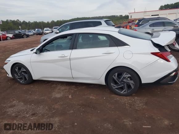 ✅ 2025 Hyundai Elantra SEL Convenience • VIN: KMHLS4DG1SU905117 • Лот: 43853129. Опубликован ранее на IAAI с пробегом 23 493 миль. Бесплатный доступ к архиву аукционных продаж из США и подробный отчёт об истории автомобиля на DreamBid. Изображение 14.