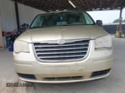 ✅ 2010 Chrysler Town & Country LX • VIN: 2A4RR2D16AR436882 • Lot: 42682028. Wystawiony na IAAI z przebiegiem 102 509 mil. Bezpłatny archiwum sprzedaży aukcyjnych z USA i szczegółowy raport historii pojazdu na DreamBid. Zdjęcie 6.