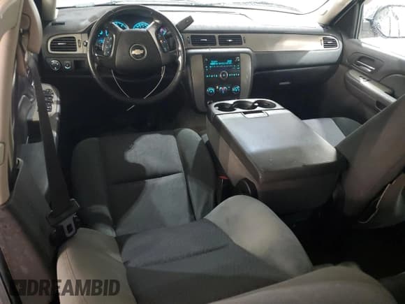 ✅ 2009 Chevrolet Suburban LS • VIN: 1GNFC16089R249869 • Лот: 81688434. Опубликован ранее на Copart с пробегом 174 768 миль. Бесплатный доступ к архиву аукционных продаж из США и подробный отчёт об истории автомобиля на DreamBid. Изображение 8.