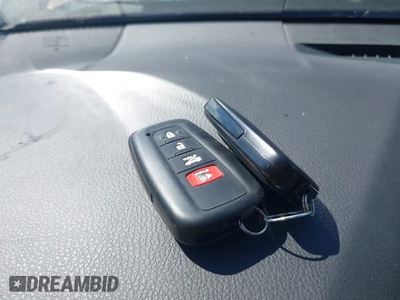 ✅ 2022 Toyota Camry Hybrid SE • VIN: 4T1G31AK4NU589111 • Лот: 42624013. Опубликован ранее на IAAI с пробегом 132 716 миль. Бесплатный доступ к архиву аукционных продаж из США и подробный отчёт об истории автомобиля на DreamBid. Изображение 11.