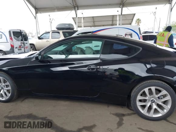✅ 2013 Hyundai Genesis Coupe Premium • VIN: KMHHT6KD0DU087180 • Lot: 42191739. Listed on IAAI with 78,837 mi. Free auction sales archive from the USA and detailed vehicle history report at DreamBid. Image 15.