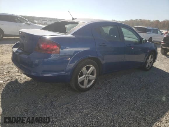 ✅ 2013 Dodge Avenger SE • VIN: 1C3CDZAB9DN551496 • Лот: 76565564. Опубликован ранее на Copart с пробегом 208 132 миль. Бесплатный доступ к архиву аукционных продаж из США и подробный отчёт об истории автомобиля на DreamBid. Изображение 3.