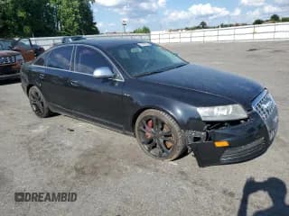 ✅ 2009 Audi S6 • VIN: WAUGN74FX9N038615 • Лот: 57588155. Опубликован ранее на Copart с пробегом 85 448 миль. Бесплатный доступ к архиву аукционных продаж из США и подробный отчёт об истории автомобиля на DreamBid. Изображение 4.