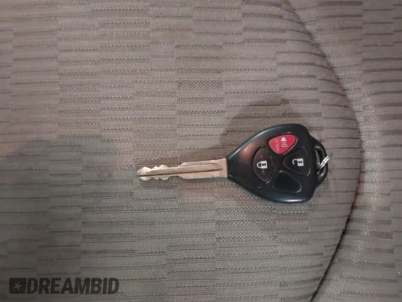 ✅ 2010 Toyota RAV4 • VIN: JTMBF4DV1AD031711 • Лот: 43414294. Опубликован ранее на IAAI с пробегом 136 376 миль. Бесплатный доступ к архиву аукционных продаж из США и подробный отчёт об истории автомобиля на DreamBid. Изображение 11.