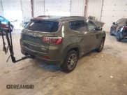 ✅ 2018 Jeep Compass Latitude • VIN: 3C4NJDBBXJT301159 • Lot: 43319630. Wystawiony na IAAI z przebiegiem 98 956 mil. Bezpłatny archiwum sprzedaży aukcyjnych z USA i szczegółowy raport historii pojazdu na DreamBid. Zdjęcie 4.