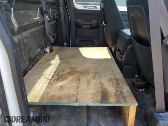 ✅ 2012 Chevrolet Silverado 2500HD LT • VIN: 1GC2KXCG3CZ145814 • Lot: 64484125. Wystawiony na Copart z przebiegiem 271 938 mil. Bezpłatny archiwum sprzedaży aukcyjnych z USA i szczegółowy raport historii pojazdu na DreamBid. Zdjęcie 10.