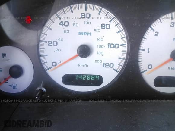 2002 Dodge Caravan Sport с VIN 1B4GP45392B709213, выставлен на аукционе IAAI как лот 21626813 с пробегом 142 889 миль миль и . История ставок и продаж доступна на DreamBid. Изображение 7.