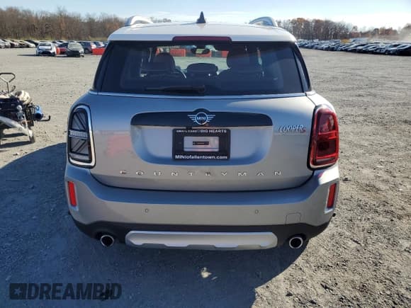 ✅ 2024 MINI Countryman Cooper S • VIN: WMZ83BR08R3S16831 • Lot: 79364014. Listed on Copart with 10,125 mi. Free auction sales archive from the USA and detailed vehicle history report at DreamBid. Image 6.