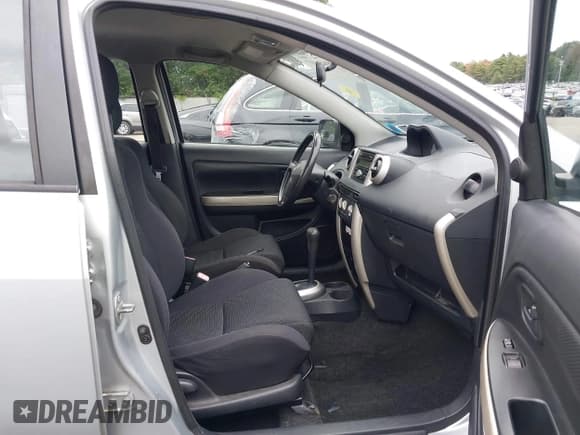 ✅ 2005 Scion xA • VIN: JTKKT624350113220 • Lot: 43047417. Listed on IAAI with 170,973 mi. Free auction sales archive from the USA and detailed vehicle history report at DreamBid. Image 5.