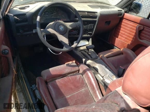 ✅ 1988 BMW 3 Series • VIN: WBABB2302J8858242 • Лот: 60552254. Опубликован ранее на Copart с пробегом 109 637 миль. Бесплатный доступ к архиву аукционных продаж из США и подробный отчёт об истории автомобиля на DreamBid. Изображение 8.