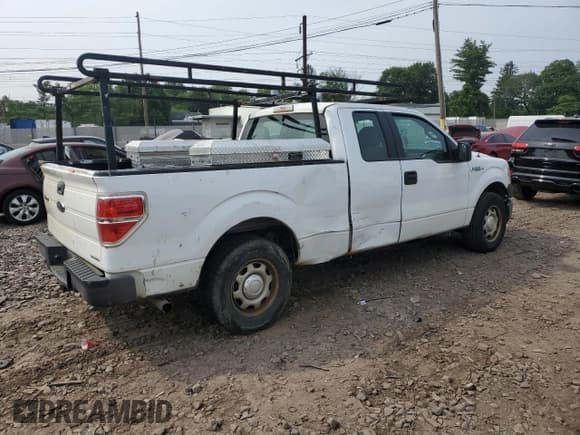 ✅ 2013 Ford F-150 XL • VIN: 1FTFX1CF7DKG12217 • Lot: 60884535. Listed on Copart with 274,243 mi. Free auction sales archive from the USA and detailed vehicle history report at DreamBid. Image 3.
