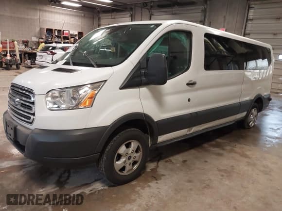 ✅ 2017 Ford Transit XL • VIN: 1FBZX2YM7HKA63901 • Lot: 42086462. Wystawiony na IAAI z przebiegiem 143 989 mil. Bezpłatny archiwum sprzedaży aukcyjnych z USA i szczegółowy raport historii pojazdu na DreamBid. Zdjęcie 17.