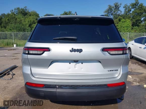 2025 Jeep Grand Cherokee Limited with VIN 1C4RJJBG5S8672323, listed as a IAAI auction lot 43060461 with 4,805 mi miles and . Bid and sale history available at DreamBid. Image 17.