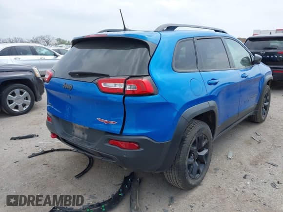 ✅ 2018 Jeep Cherokee Trailhawk • VIN: 1C4PJMBX6JD569684 • Lot: 41925325. Listed on IAAI with 149,446 mi. Free auction sales archive from the USA and detailed vehicle history report at DreamBid. Image 4.