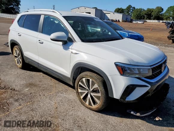 ✅ 2022 Volkswagen Taos SE • VIN: 3VVWX7B26NM089916 • Lot: 85600405. Wystawiony na Copart z przebiegiem 64 225 mil. Bezpłatny archiwum sprzedaży aukcyjnych z USA i szczegółowy raport historii pojazdu na DreamBid. Zdjęcie 4.