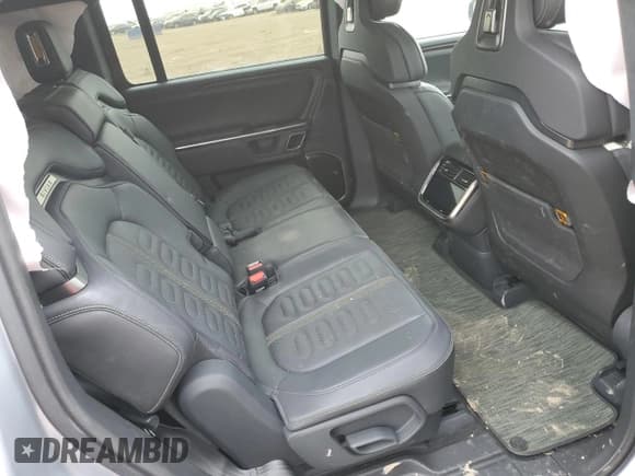 ✅ 2023 Rivian R1S Adventure • VIN: 7PDSGABA8PN008336 • Lot: 45955474. Wystawiony na Copart z przebiegiem Nie podano. Bezpłatny archiwum sprzedaży aukcyjnych z USA i szczegółowy raport historii pojazdu na DreamBid. Zdjęcie 11.