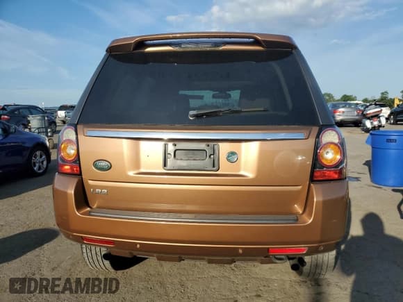 ✅ 2014 Land Rover LR2 • VIN: SALFR2BG3EH416633 • Лот: 70344205. Опубликован ранее на Copart с пробегом 43 061 миль. Бесплатный доступ к архиву аукционных продаж из США и подробный отчёт об истории автомобиля на DreamBid. Изображение 6.