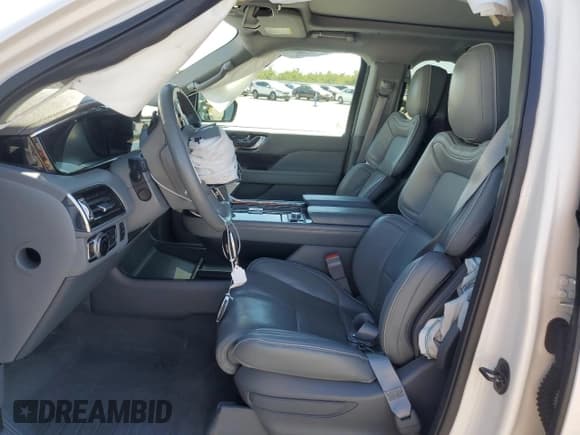 ✅ 2019 Lincoln Navigator Reserve • VIN: 5LMJJ3LT6KEL07177 • Лот: 66957785. Опубликован ранее на Copart с пробегом 42 545 миль. Бесплатный доступ к архиву аукционных продаж из США и подробный отчёт об истории автомобиля на DreamBid. Изображение 7.