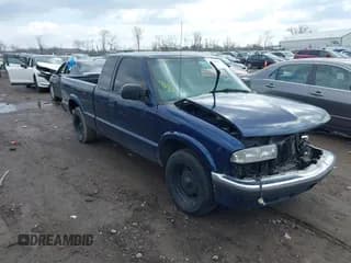✅ 2000 Chevrolet S-10 LS • VIN: 1GCCS19WXY8242120 • Лот: 41675109. Опубликован ранее на IAAI с пробегом 196 408 миль. Бесплатный доступ к архиву аукционных продаж из США и подробный отчёт об истории автомобиля на DreamBid. Изображение 1.